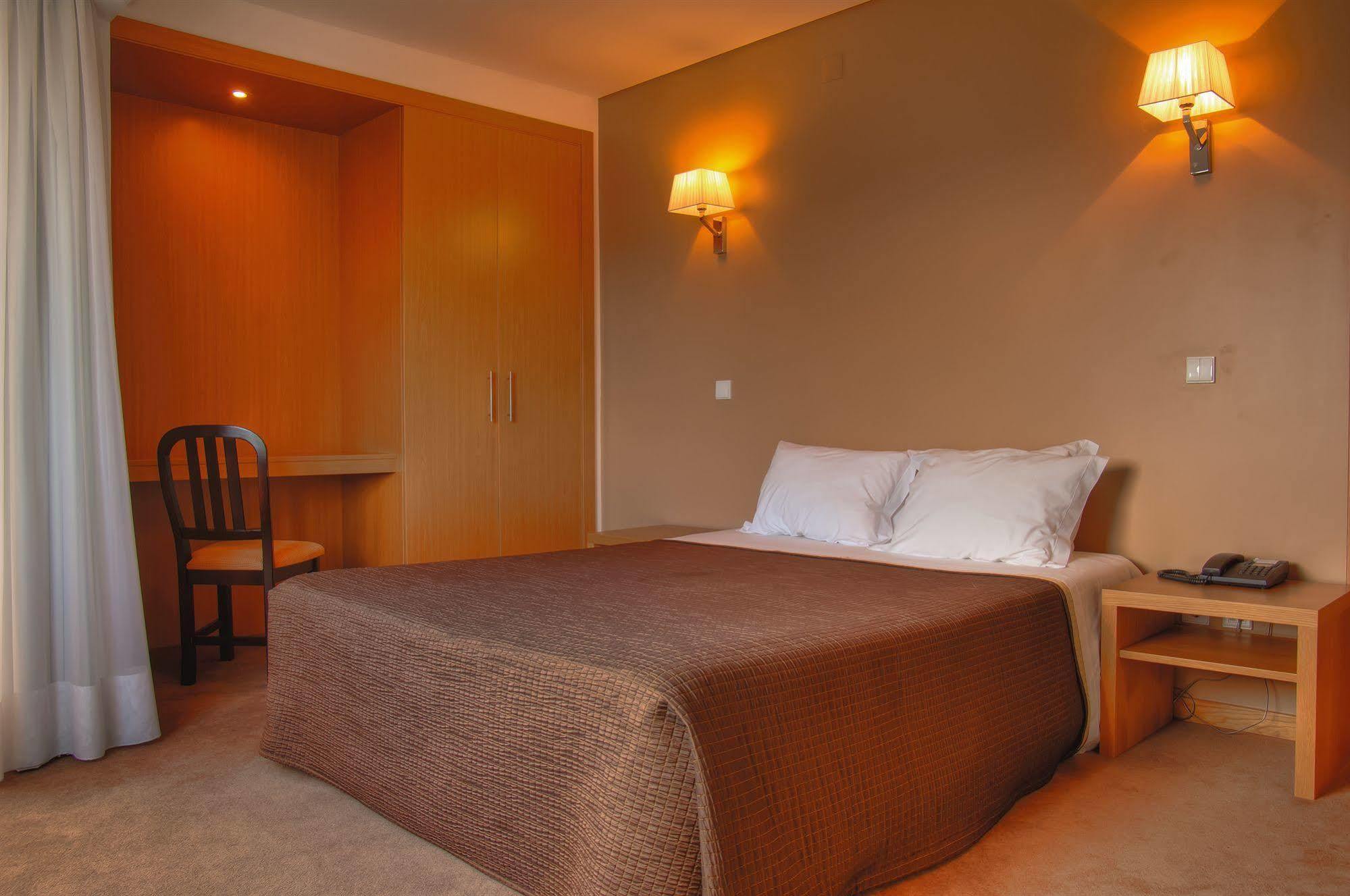 Stay Hotel Leiria Centro Esterno foto