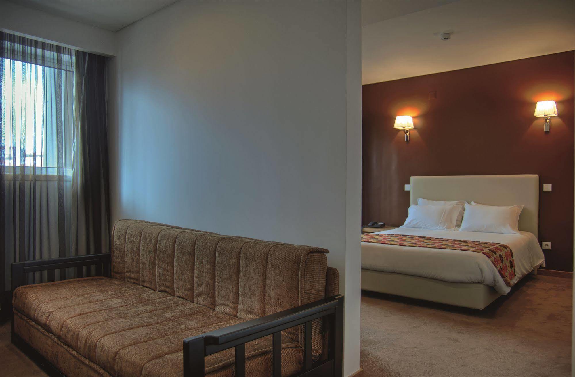 Stay Hotel Leiria Centro Esterno foto